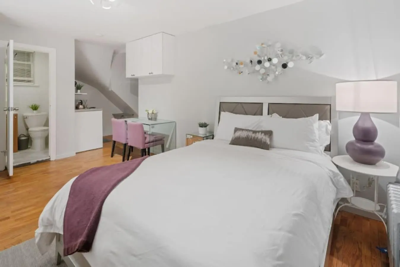 Studio Haven In Times Square & Nearby Restaurants New York